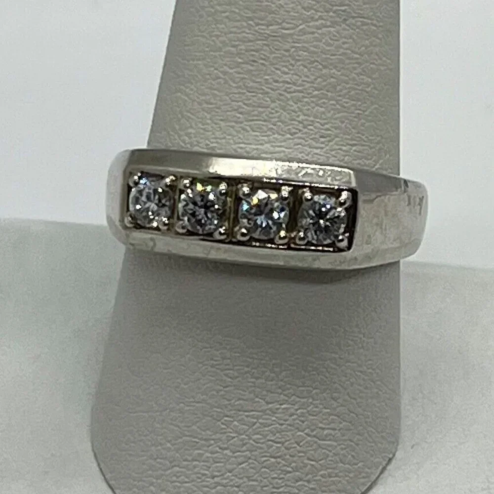 925 STERLING SILVER  CZ RING   SIZE 9